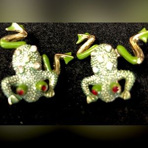 Frogs brooches
